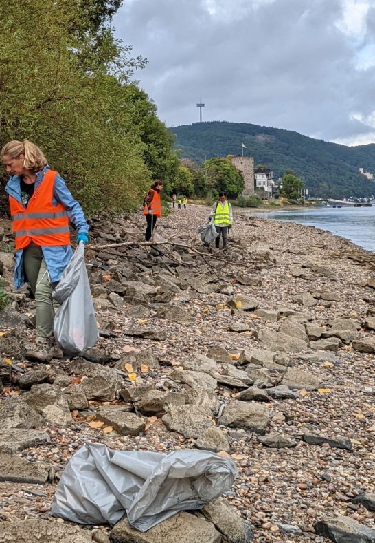 RhineCleanUp in Rhens | © Helmut Schneck