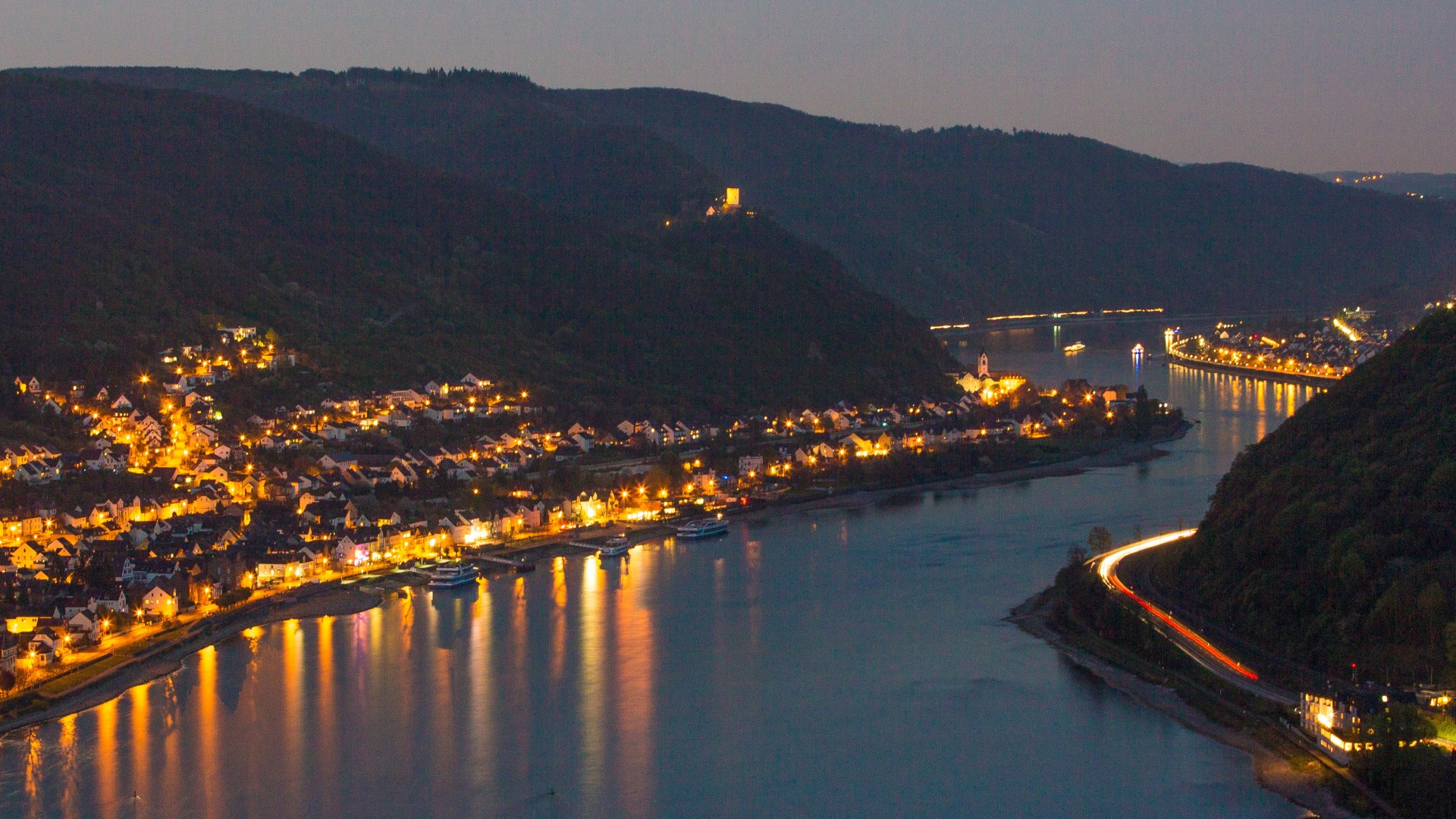 Kamp-Bornhofen bei Nacht | © Henry Tornow