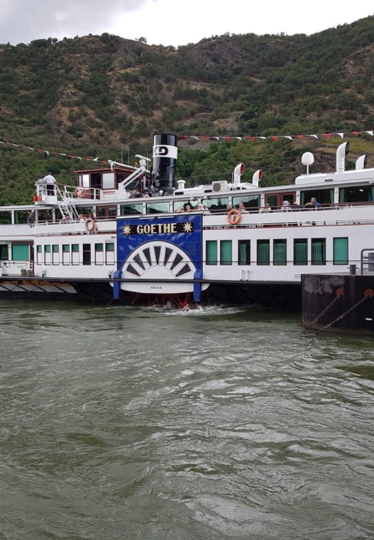 Ausflugschiff auf dem Rhein | © Hans-Werner Karbach