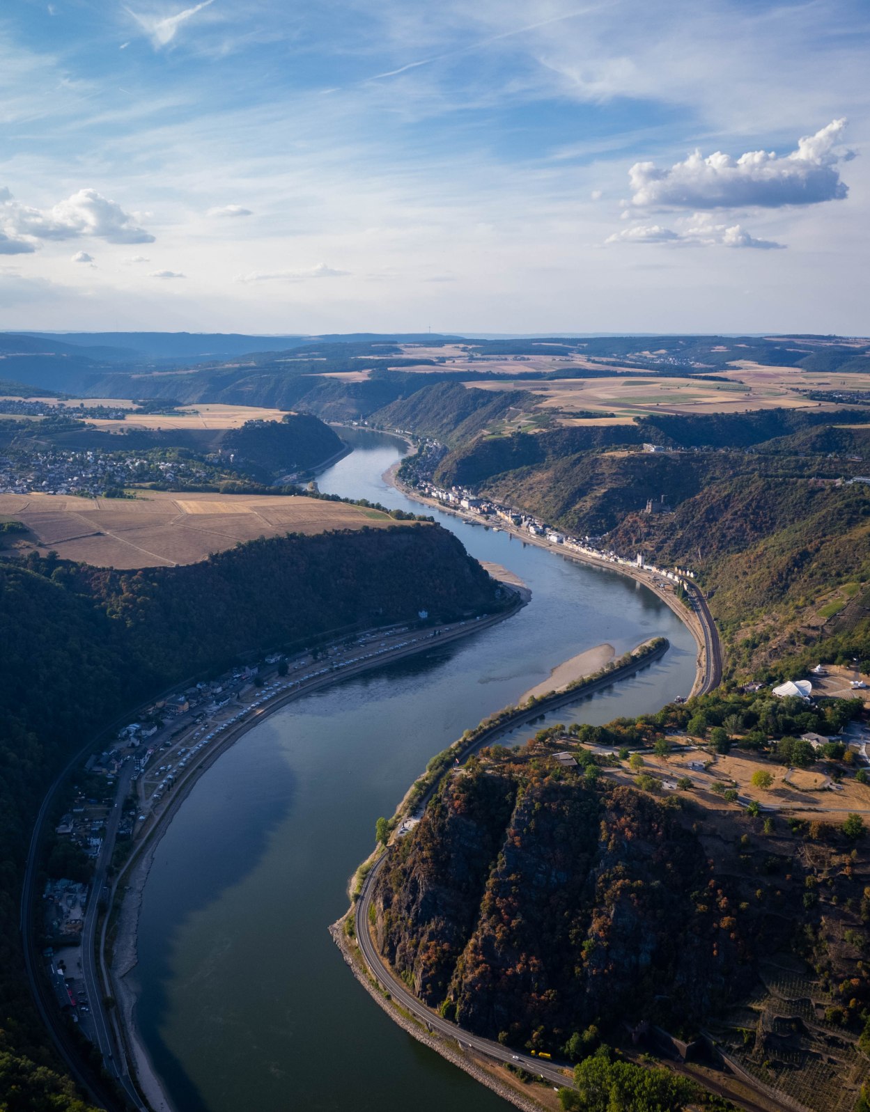 Über dem Fluss und den Klippen | © Dennis Meurer